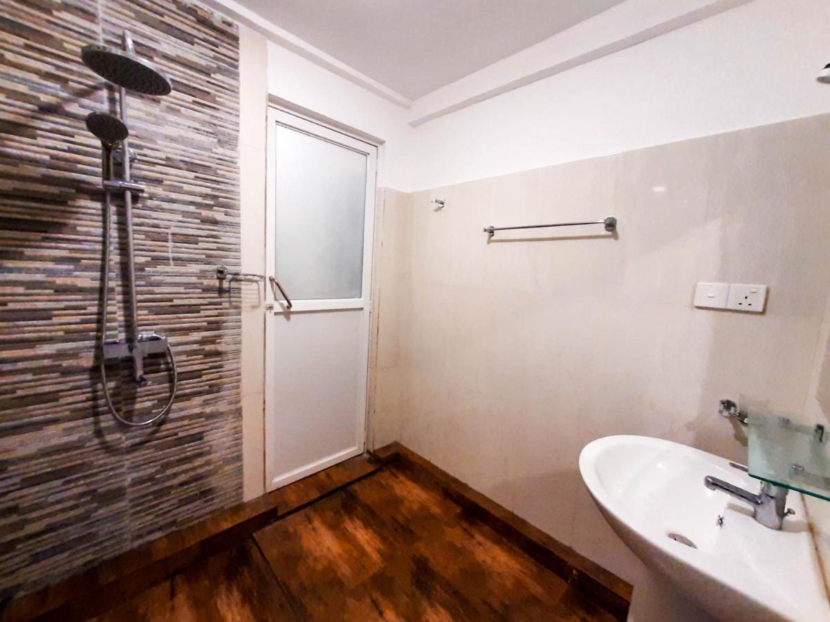 Ruby Hotel *