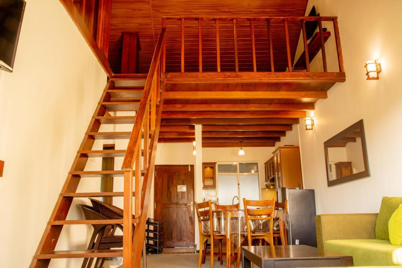 Moon Plains Luxury Apartment