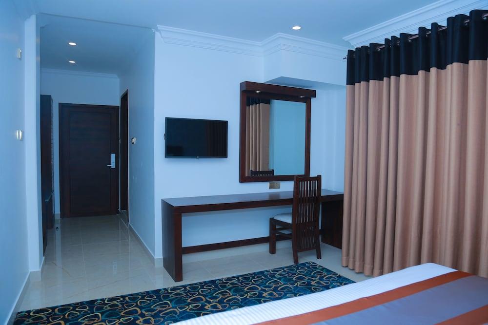 Hotel Galaxy Grand 3*