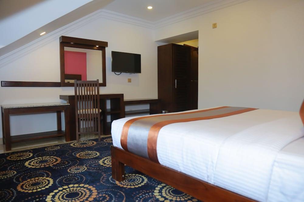 Hotel Galaxy Grand Nuwara Eliya