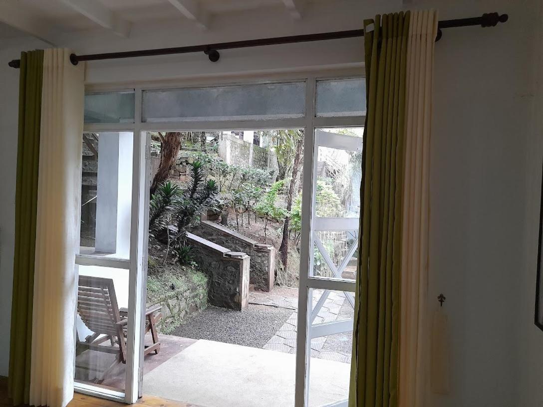 Kingfern Hotel *