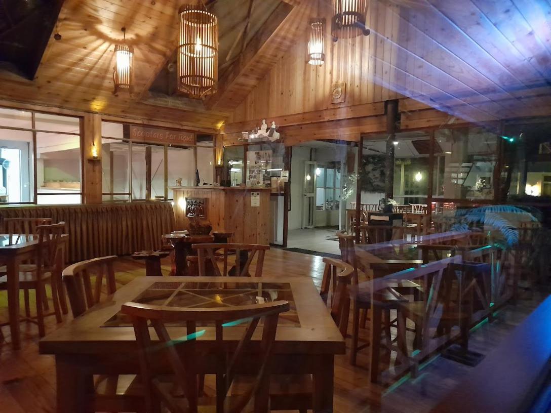 Kingfern Hotel *