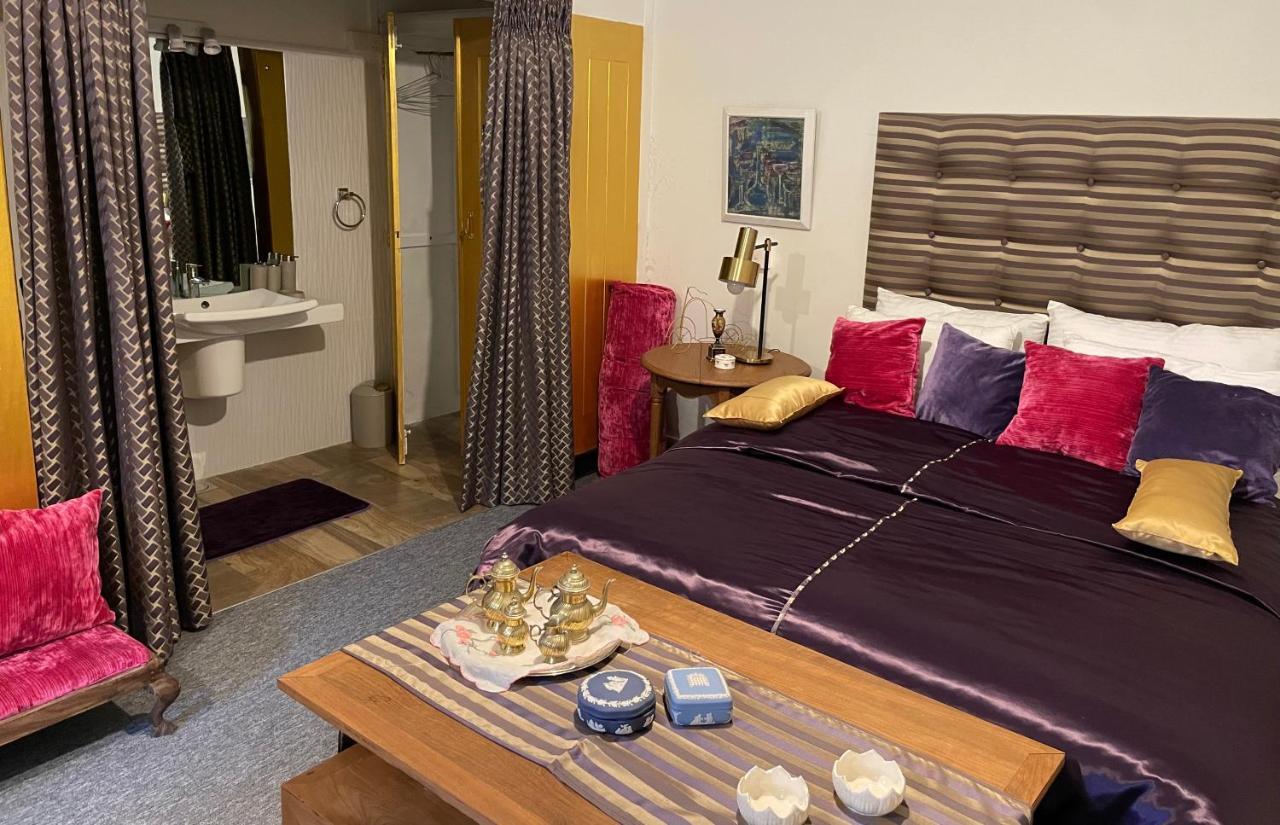 Selwood Guest house *
