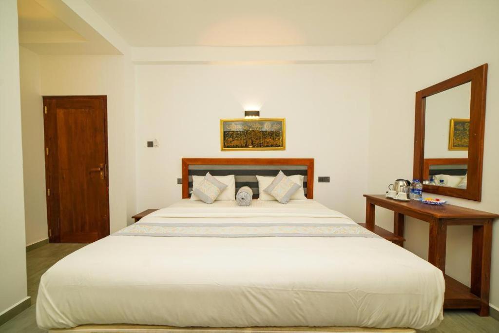 Cool Breeze Grand Resort *