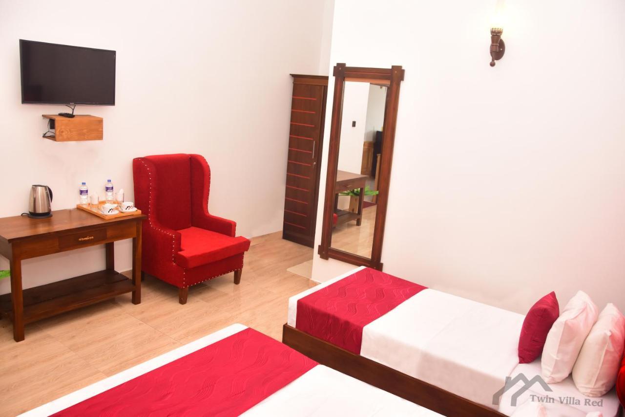 Twin Red Hotel
