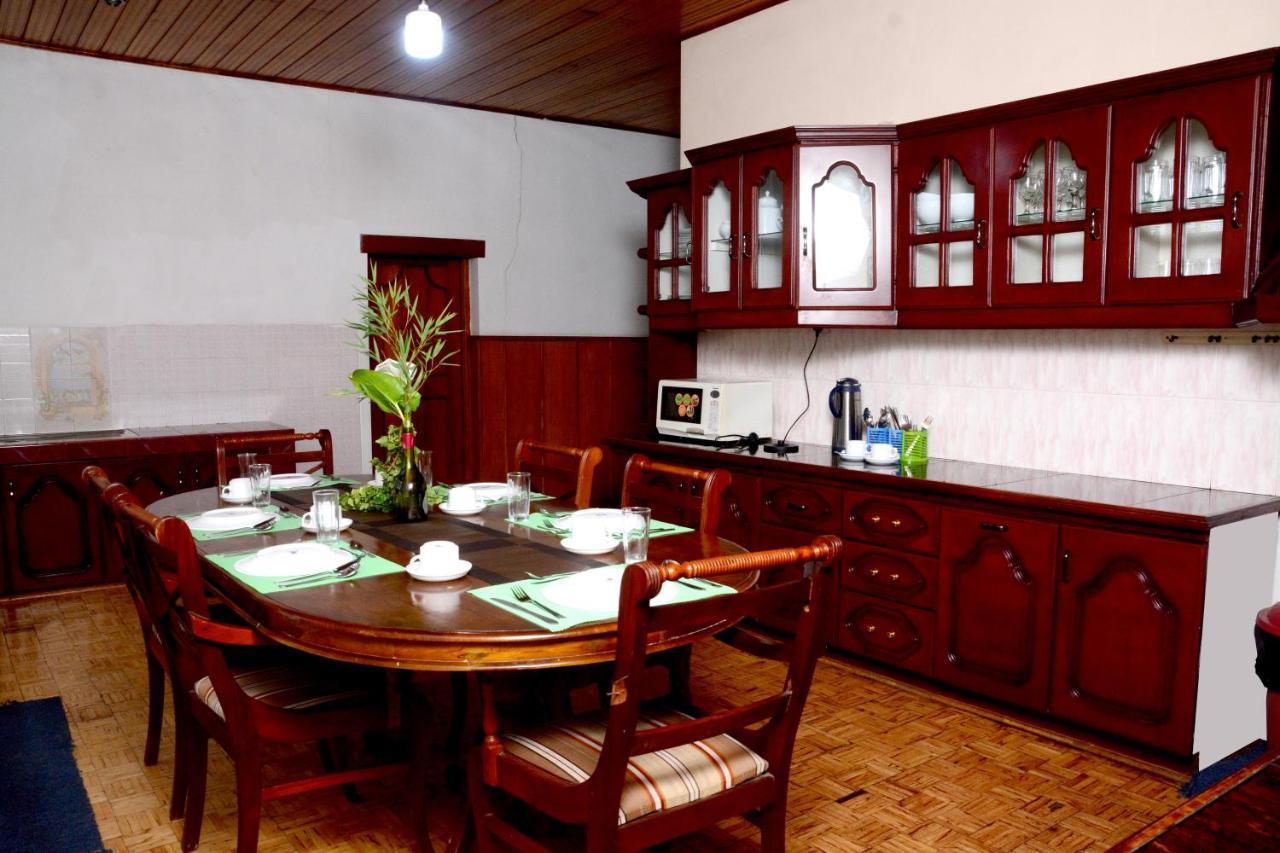 Bed & Breakfast The West Gate Bungalow *