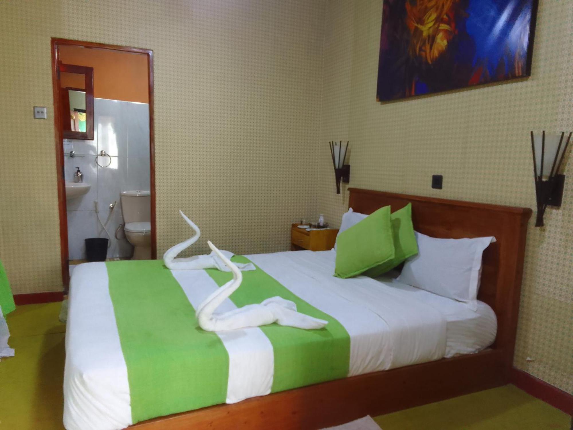 Red Wood Guest house Nuwara Eliya