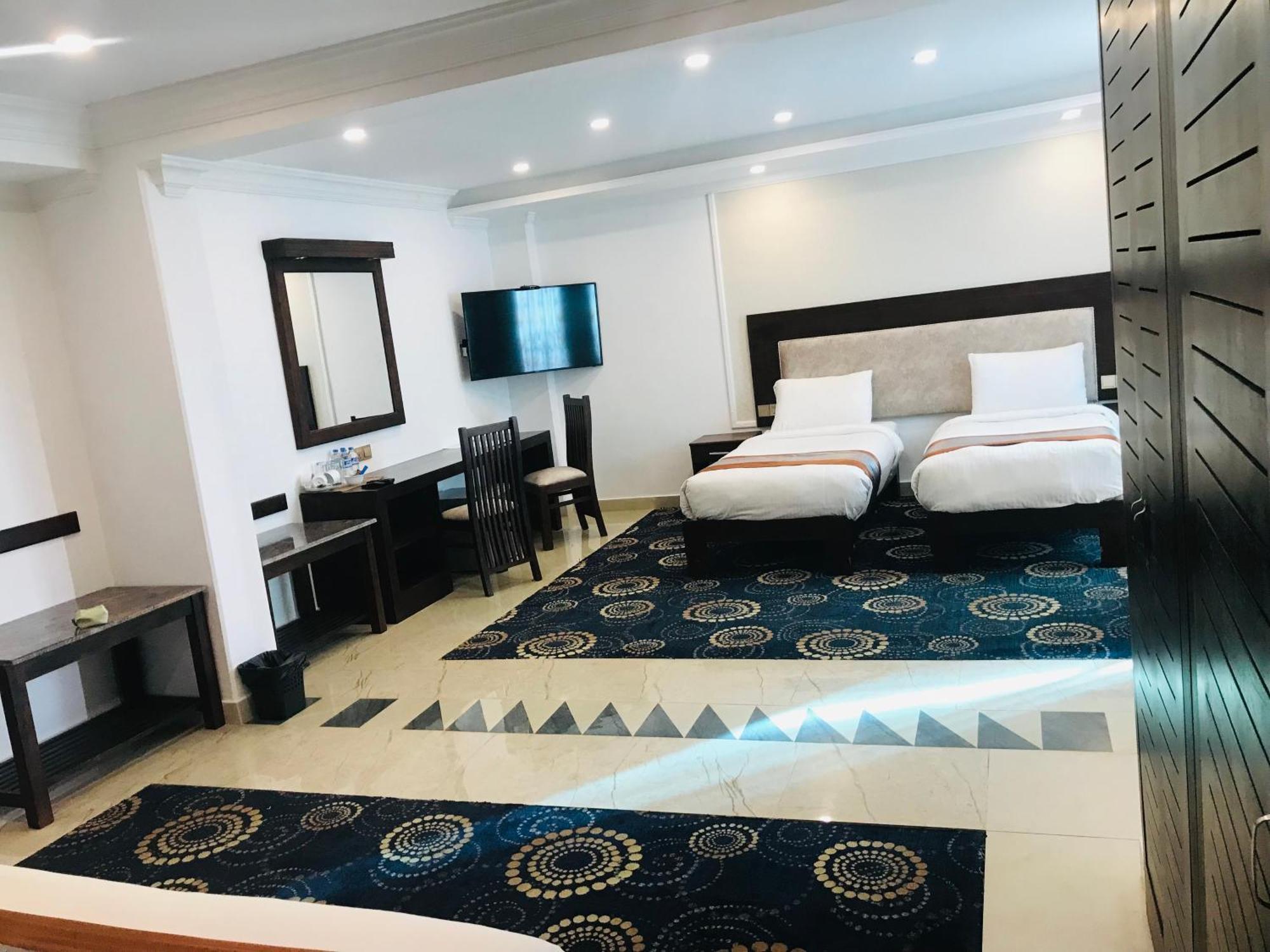 Galaxy Grand Hotel 3*