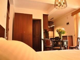 Pine Apartment *