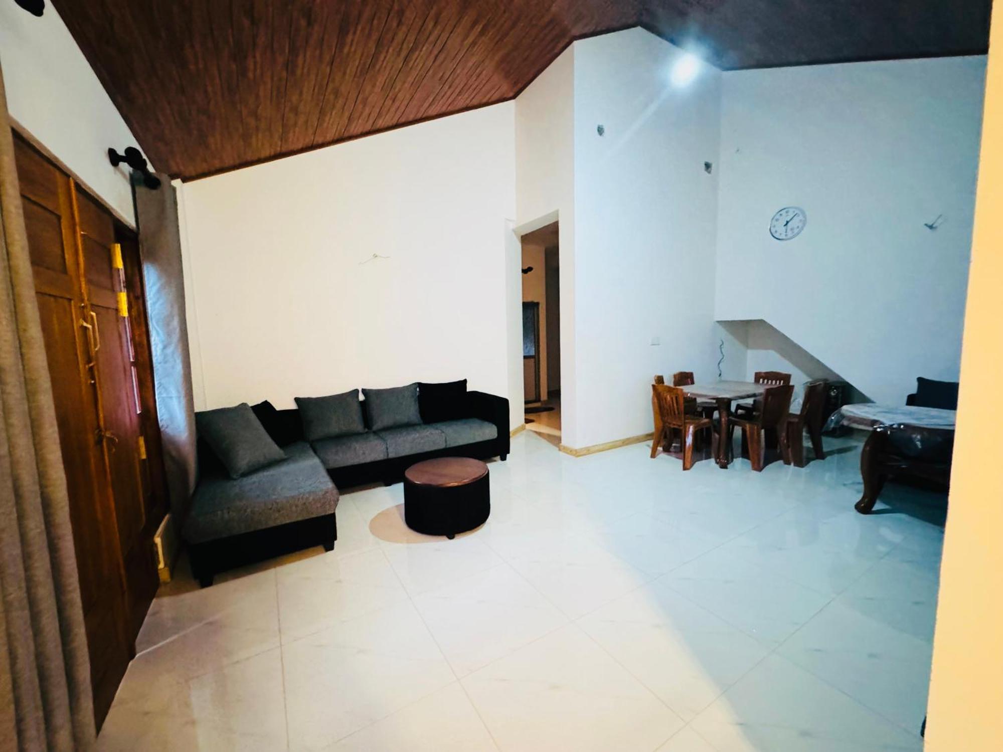 Hilltop Homestay *