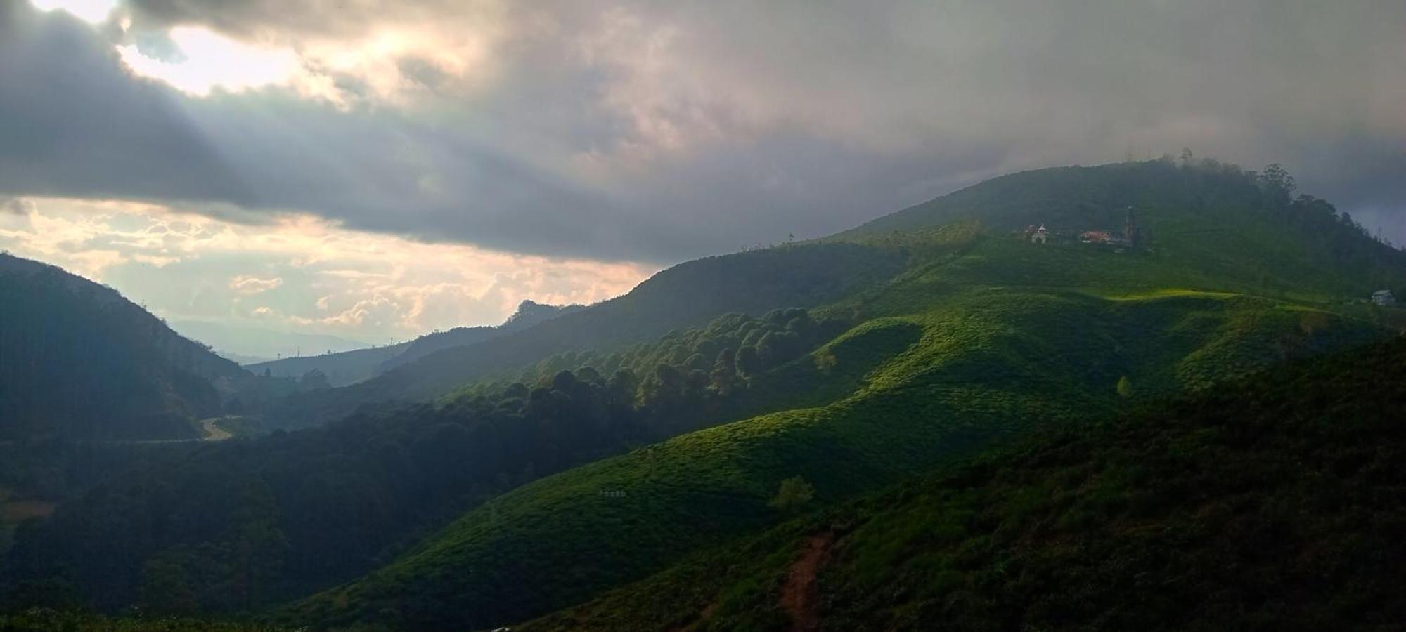 Hikers * Nuwara Eliya
