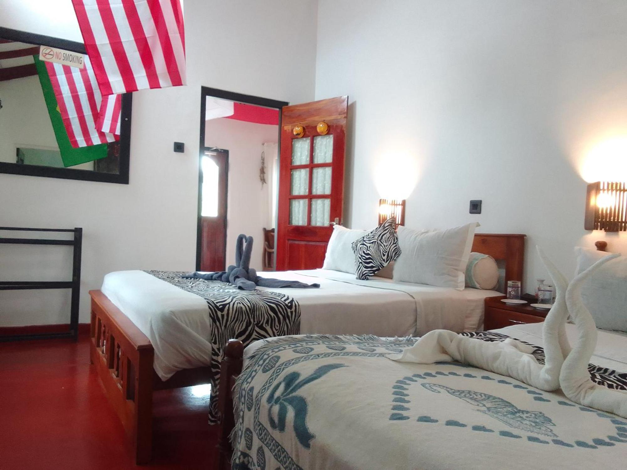 Red Wood Guest house *