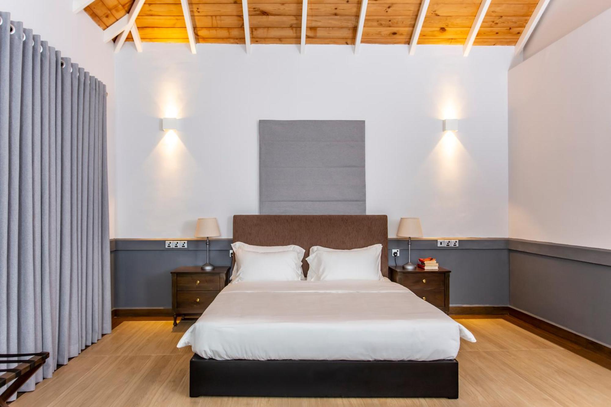 W15 Glenfall Hotel 4*