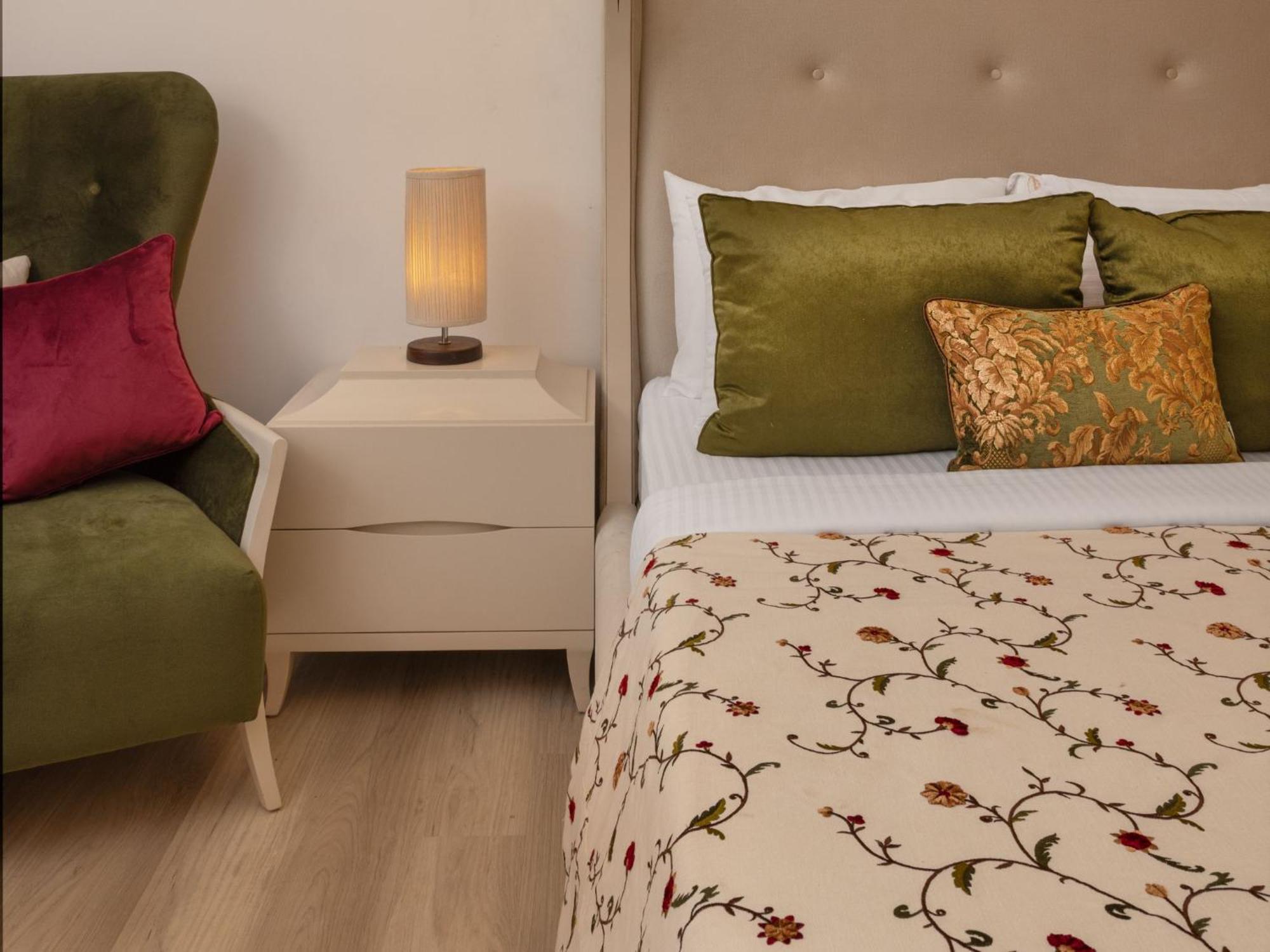 Lyndale Bed & Breakfast 5*