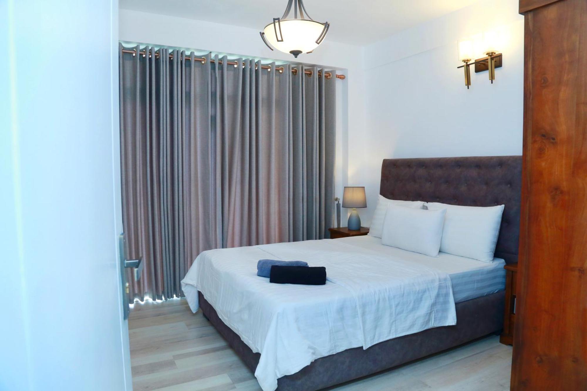 Ajymth Luxury - Lakeview Residencies - F24