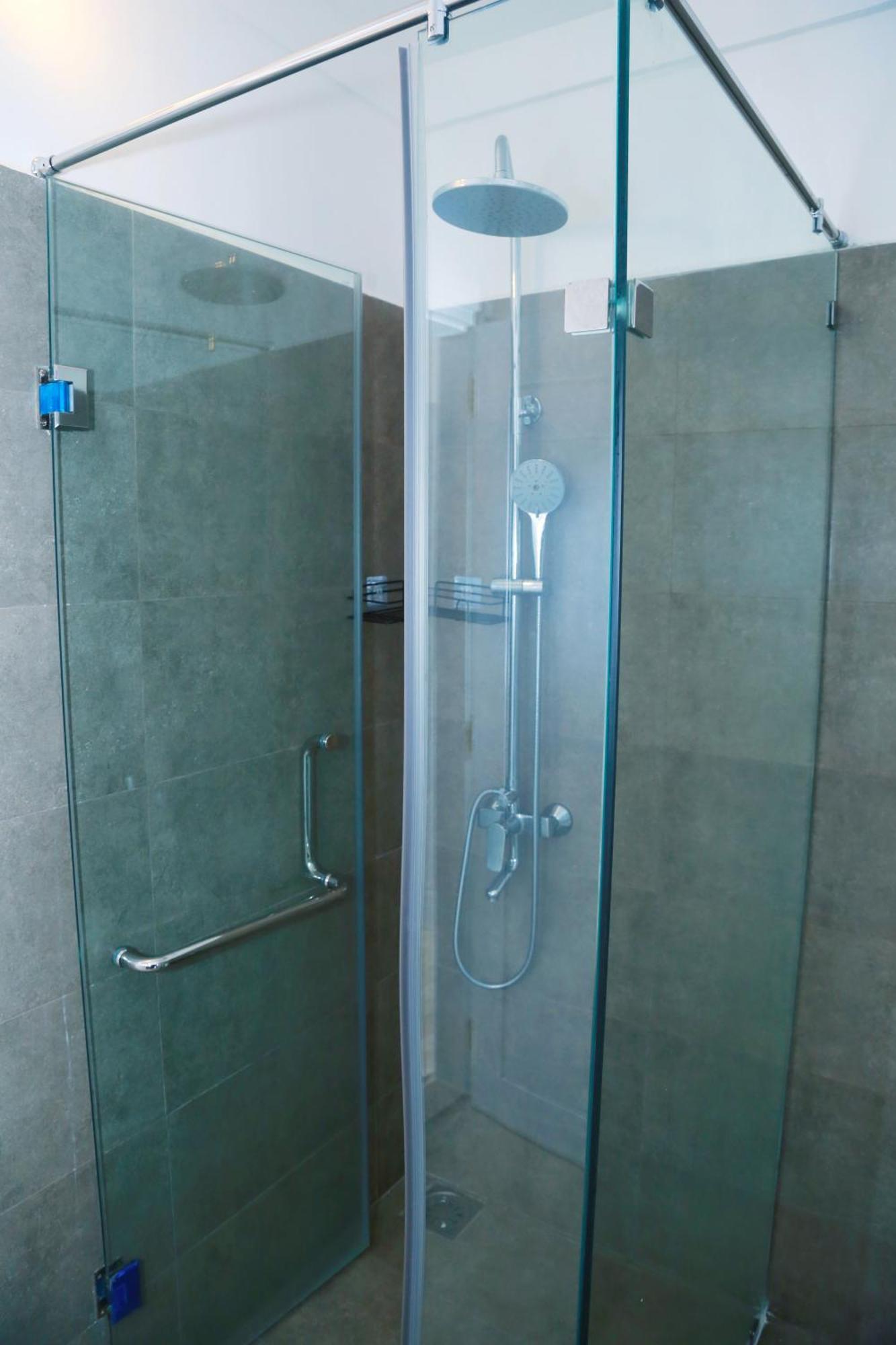 Ajymth Luxury - Lakeview Residencies - F24 Apartment