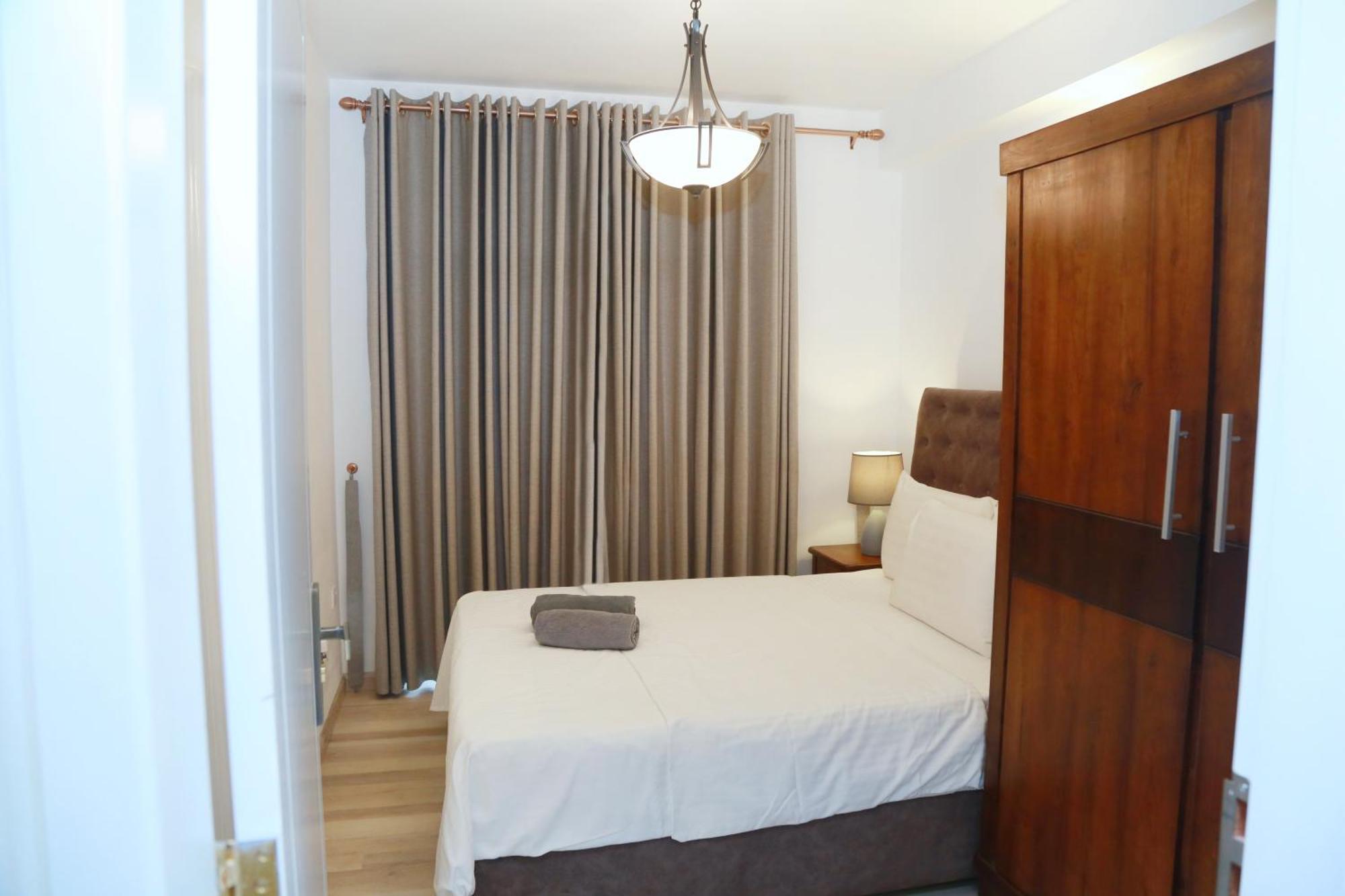 Ajymth Luxury - Lakeview Residencies - F24 Apartment *