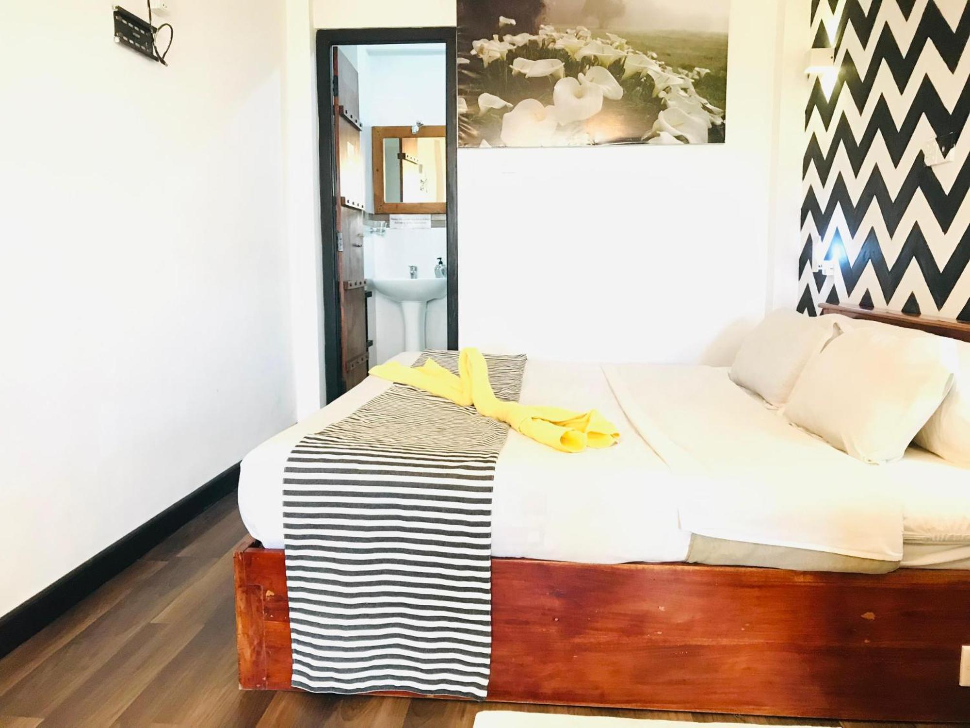 Red Wood Guest house Nuwara Eliya
