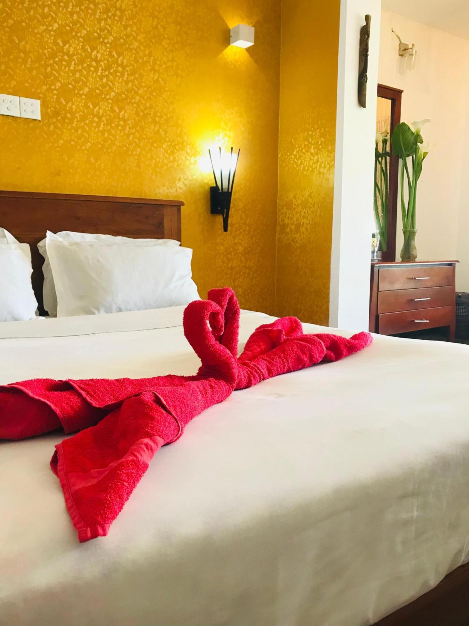 Red Wood Guest house Nuwara Eliya