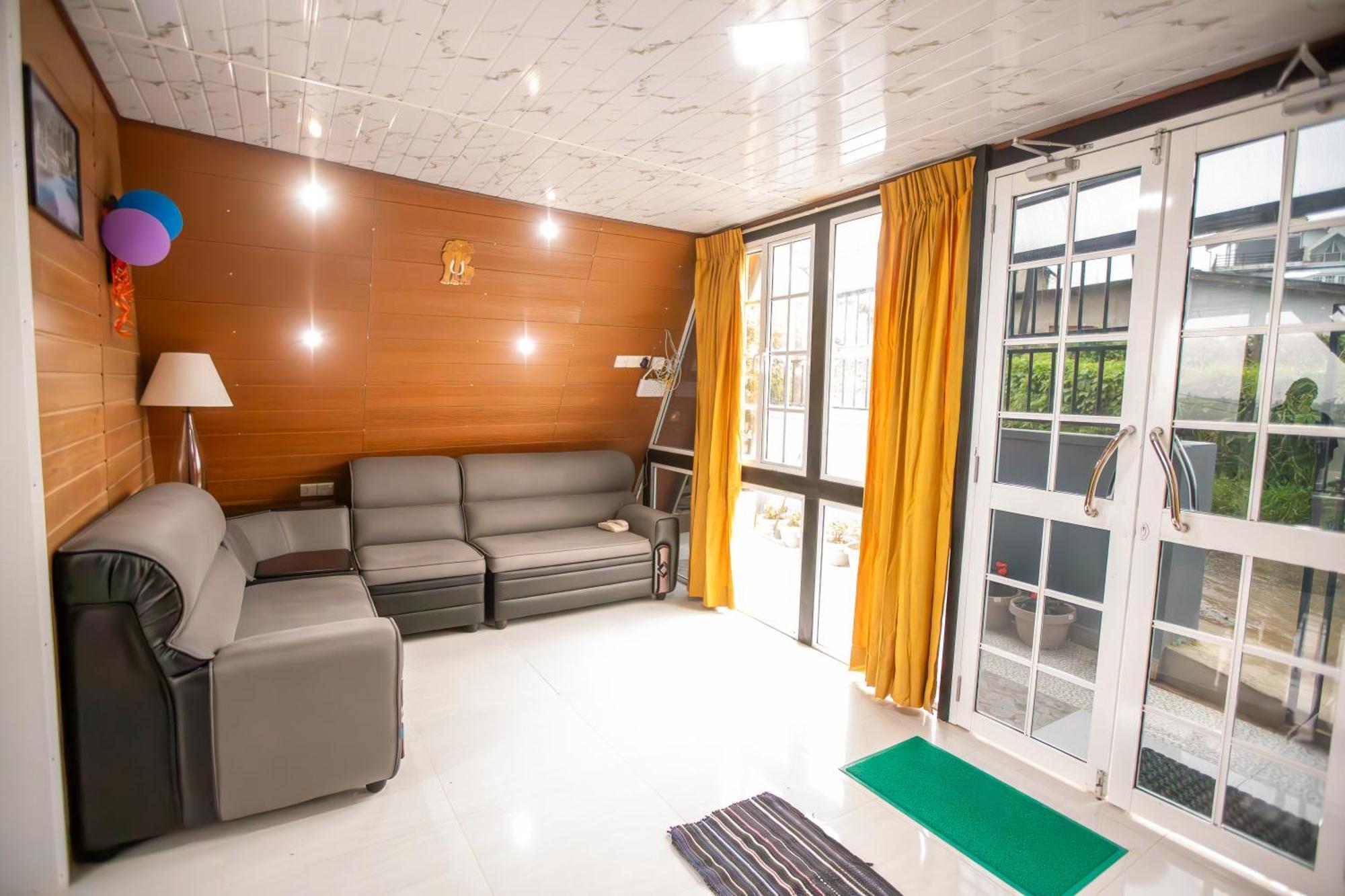 Minu's Apartment *