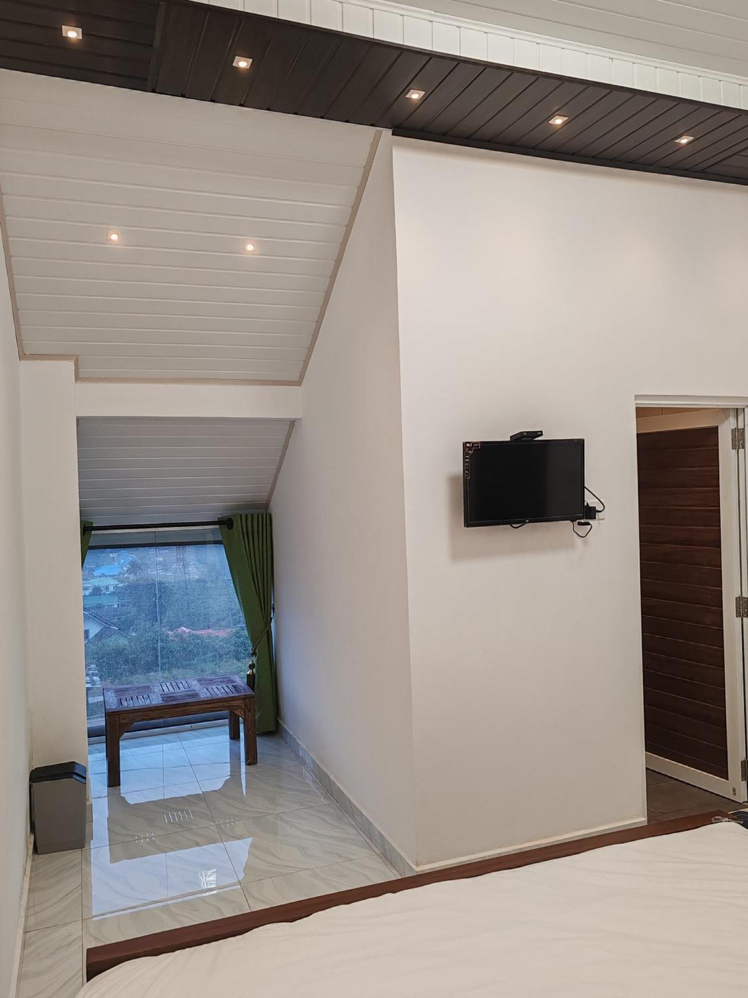 White Hotel 4*