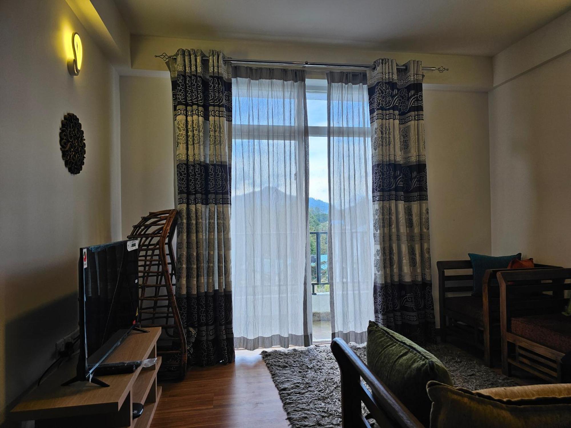 Apartment Cozy View 2 Bedroom With Kitchen *