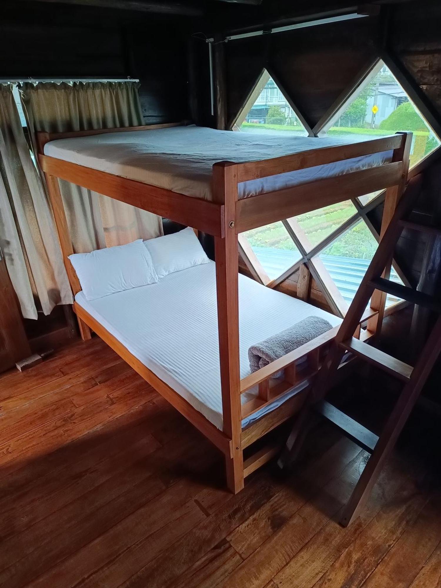 Rc Quirky Wood House * Nuwara Eliya