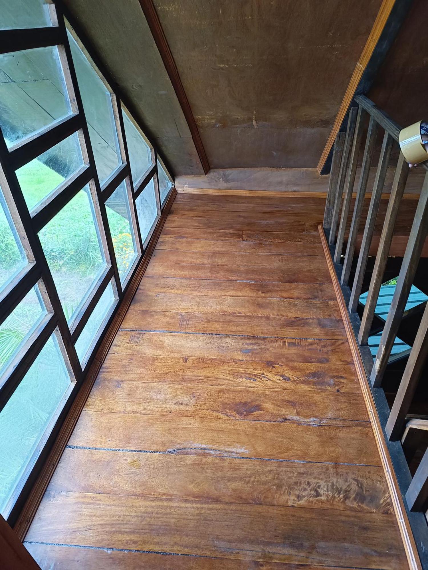 Villa Rc Quirky Wood House *