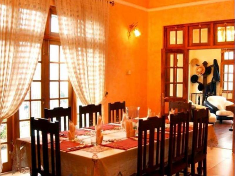 Roselynn Manor Bed & Breakfast 3*