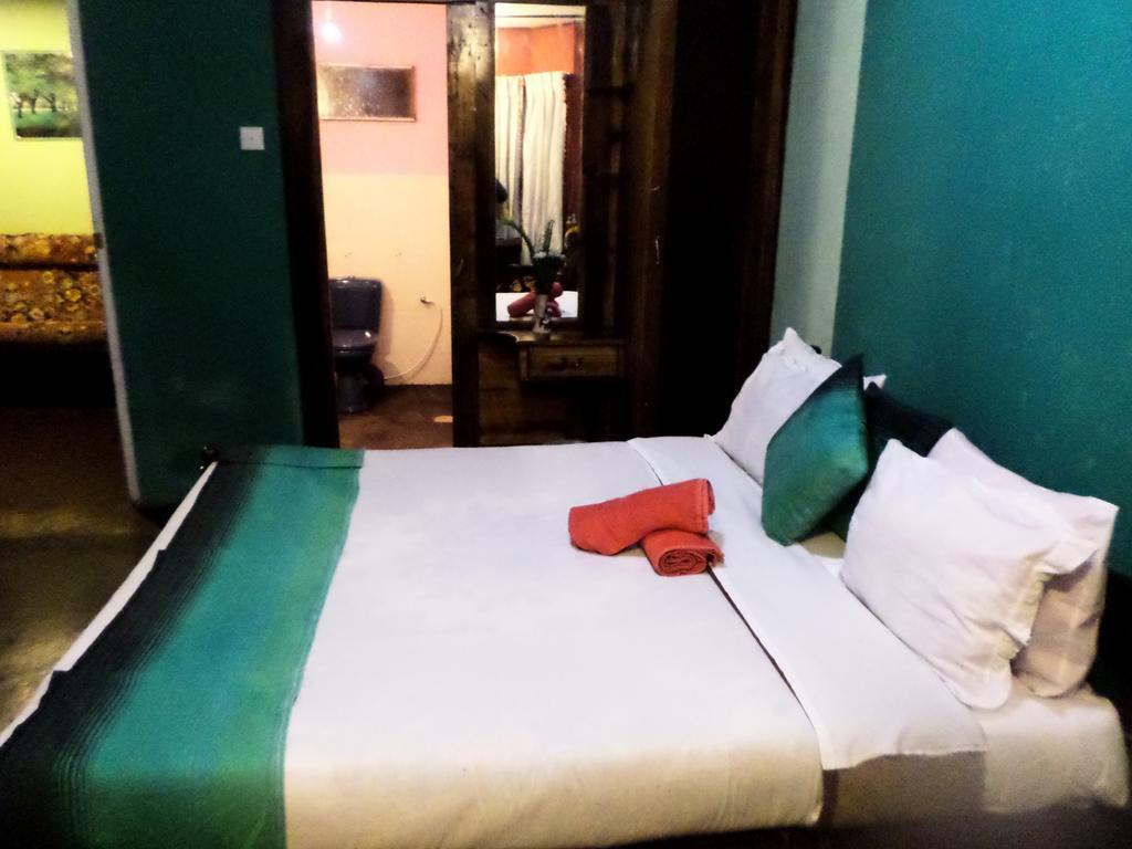 Yoho Mount View Black Pool Homestay *
