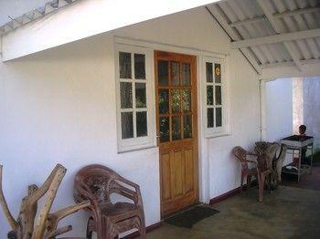 Whitefort Hotel 2*