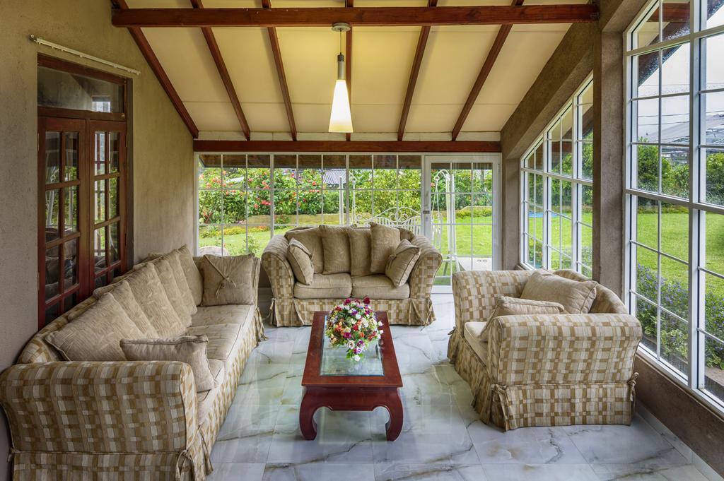 Lemon Court Villa *