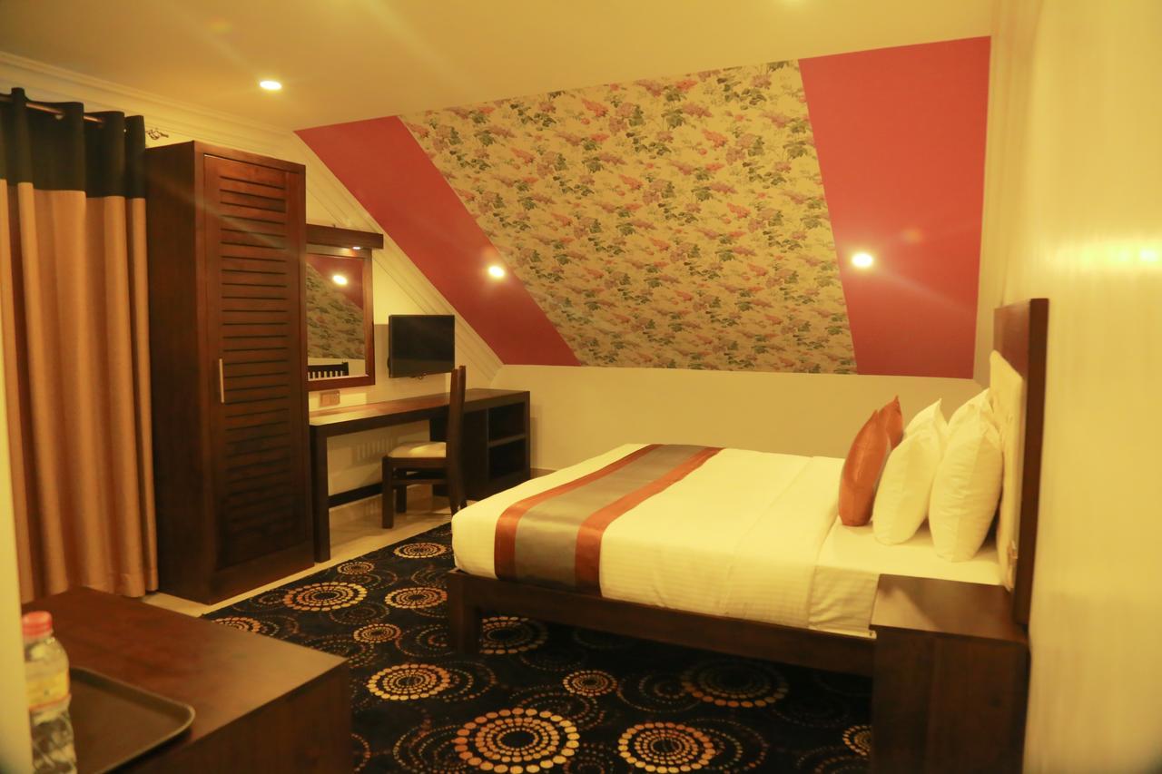 Hotel Galaxy Grand 3*
