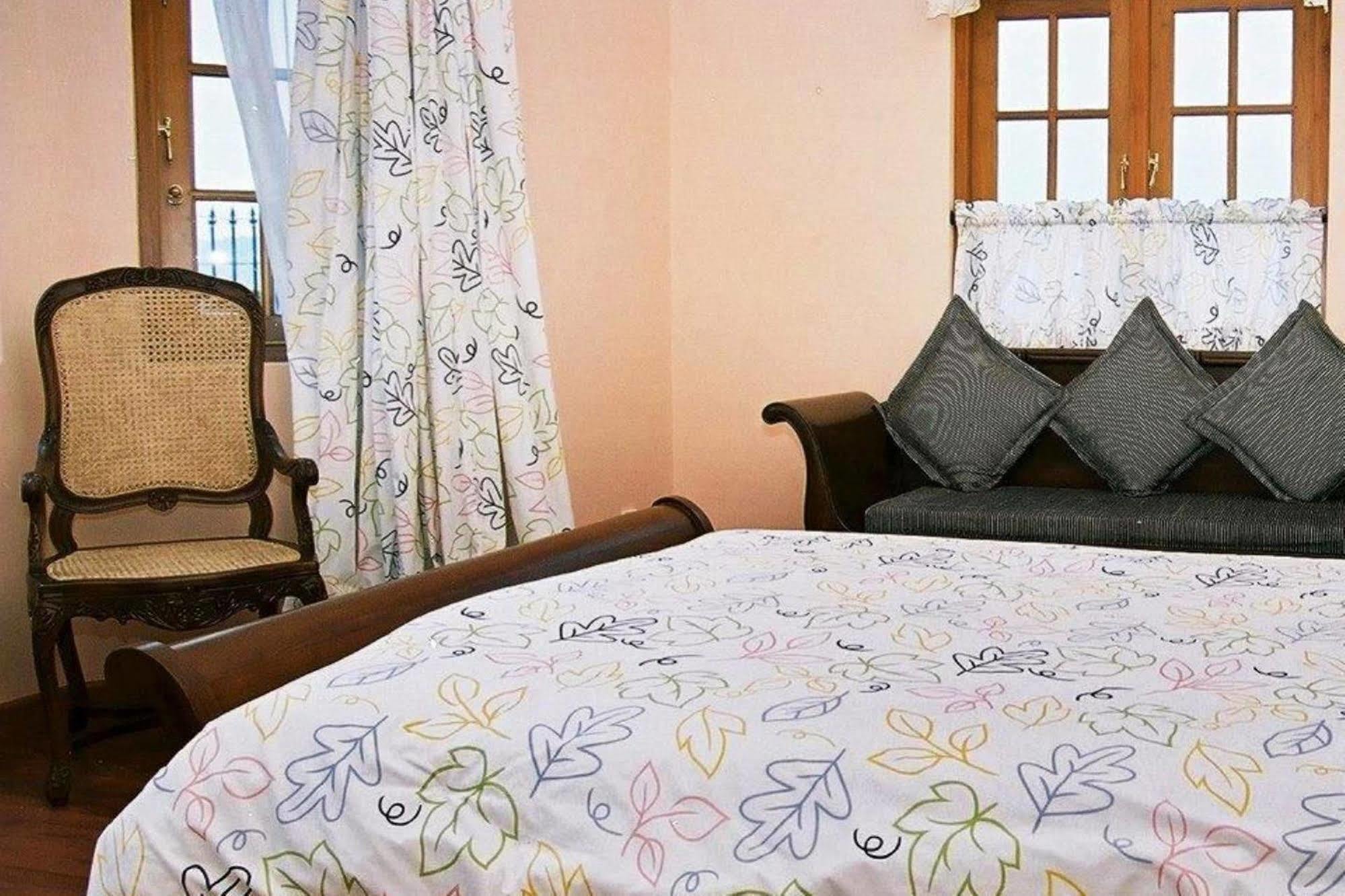 Bed & Breakfast Roselynn Manor Nuwara Eliya
