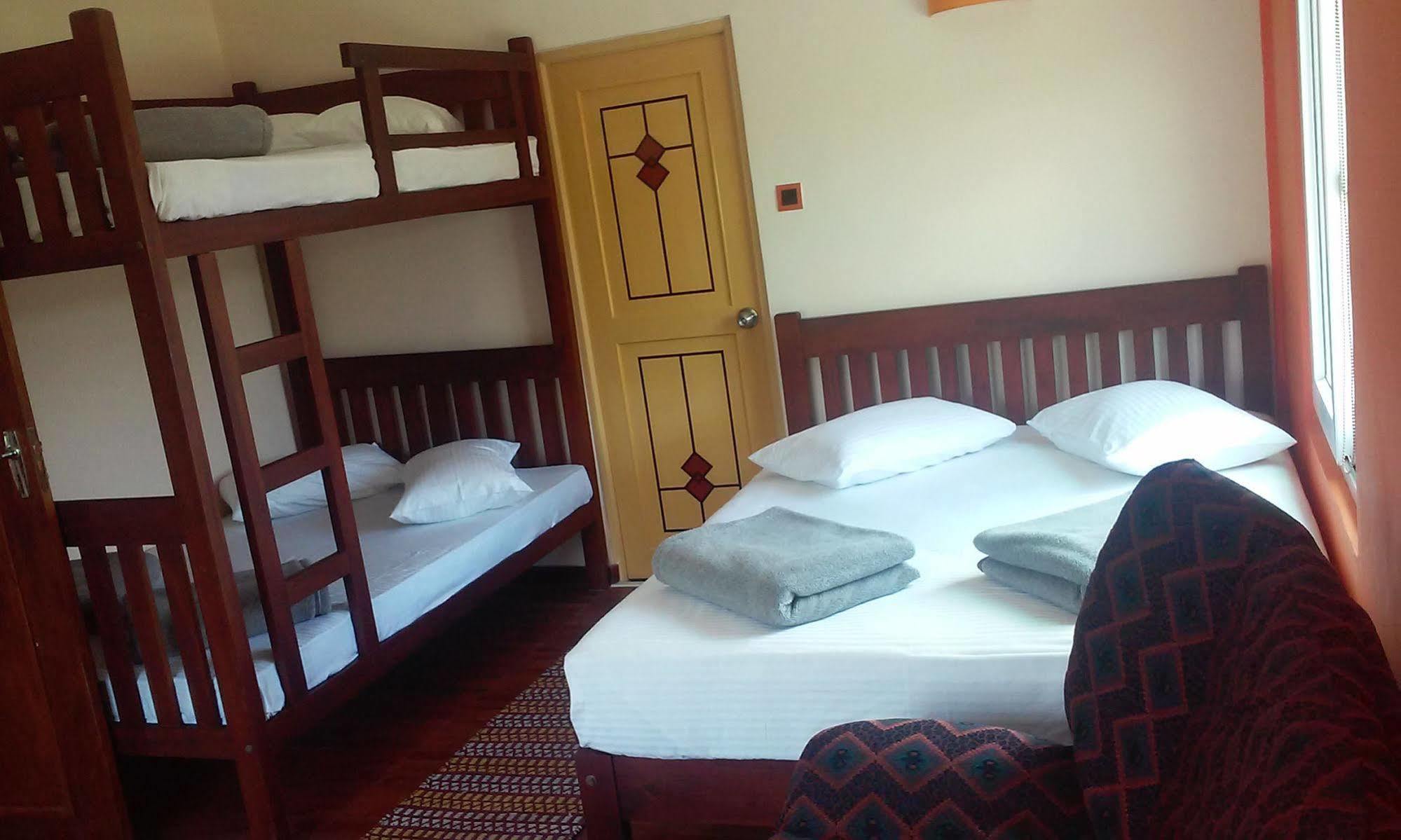 Bed & Breakfast Roselynn Manor Nuwara Eliya