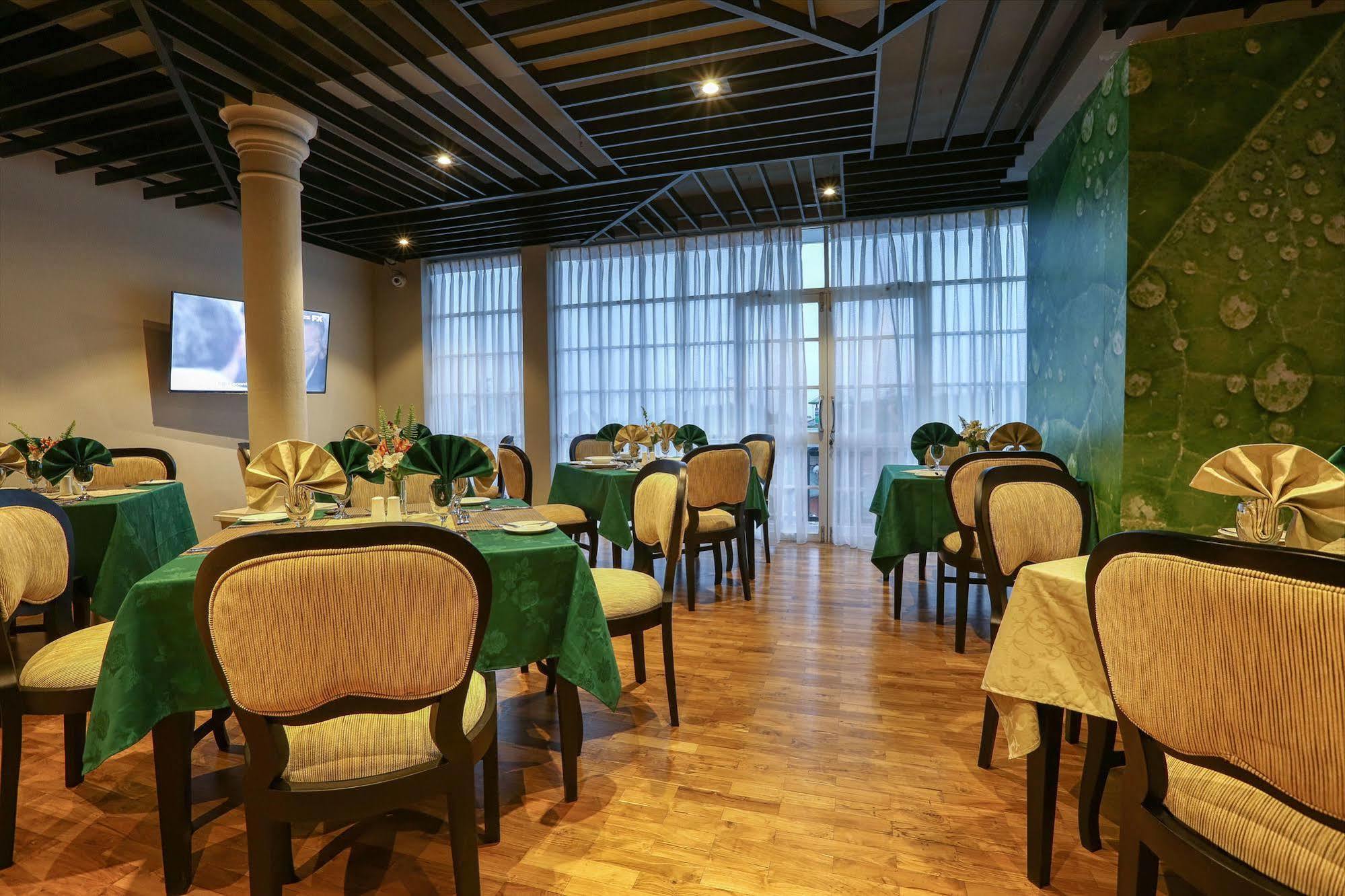 Hotel Horton Towers And Nuwara Eliya