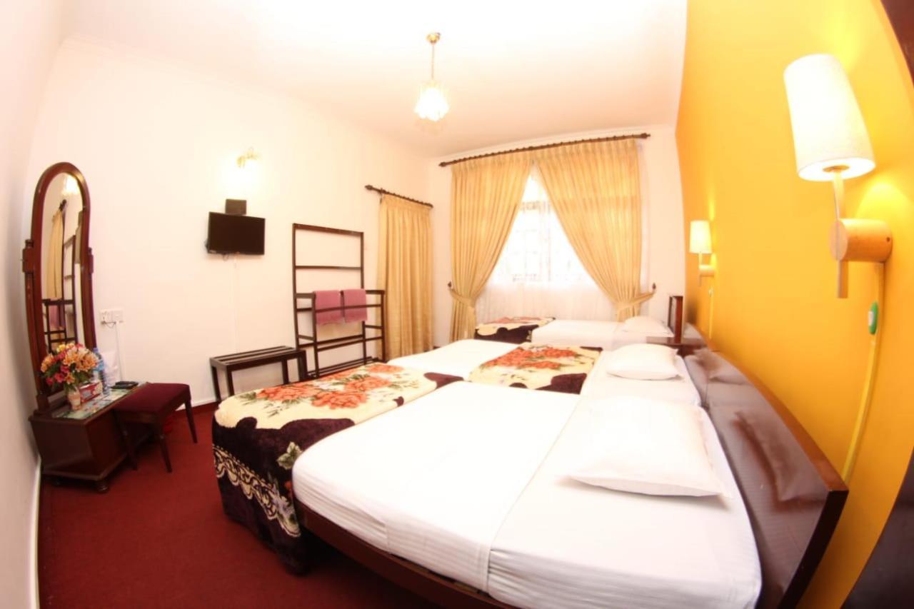 Sampath Hotel *