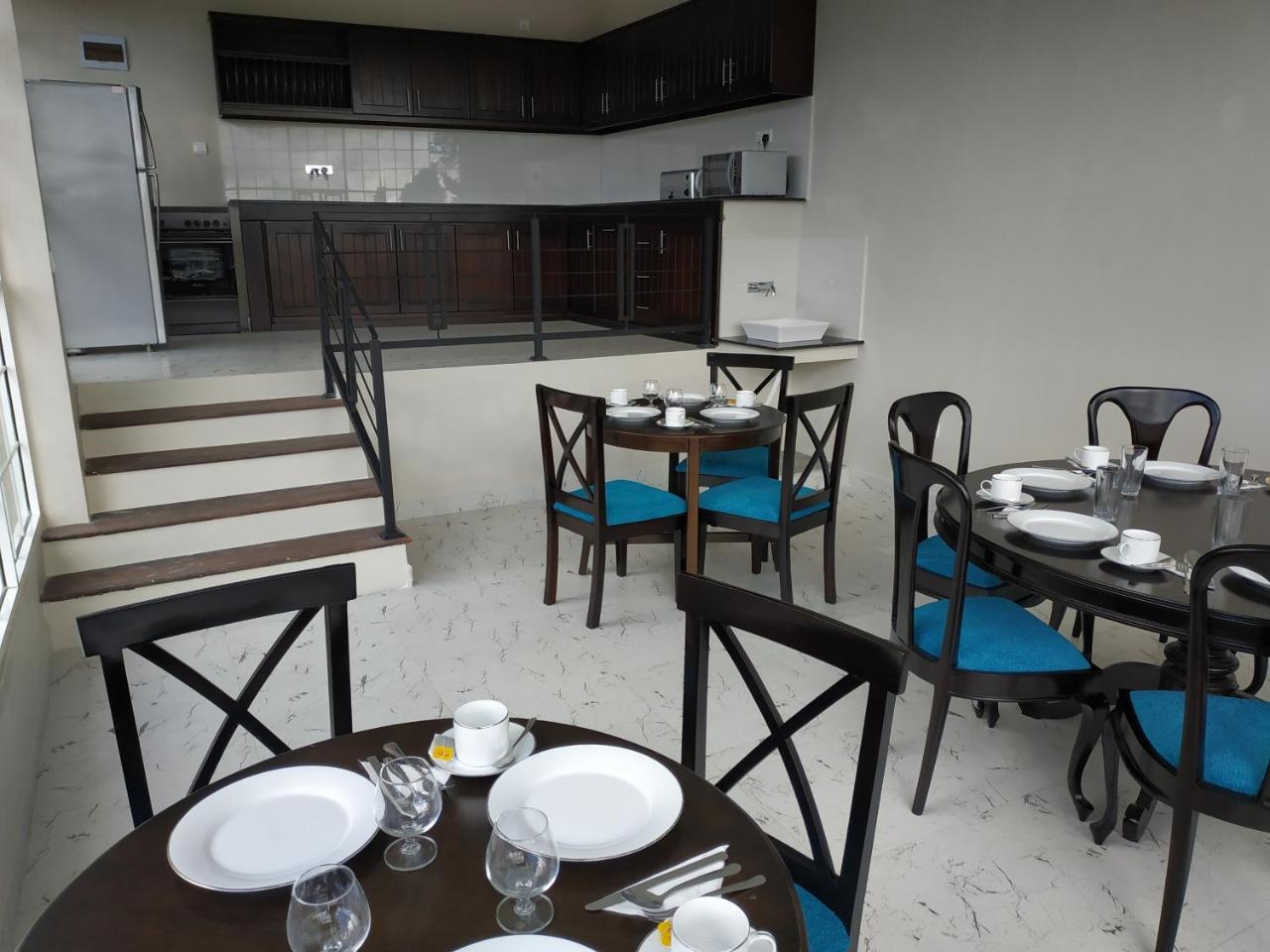 Lemon Court Villa *