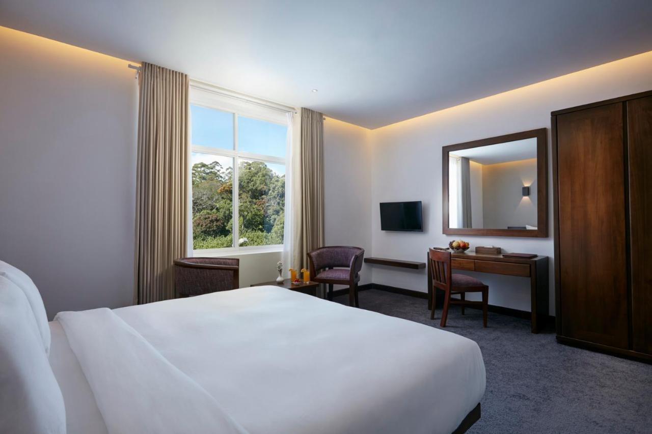 Hotel Galway Heights 4*