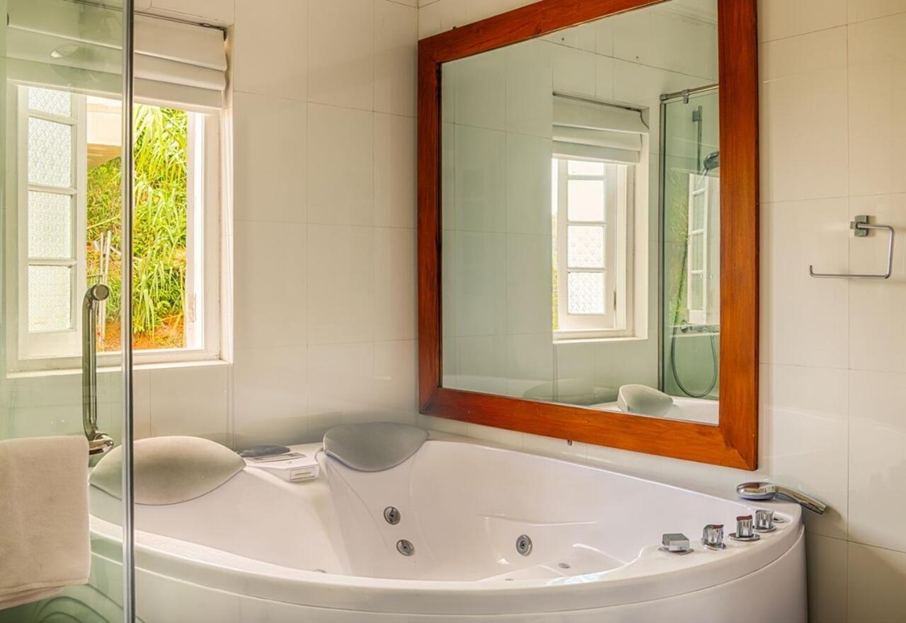 The Clovelly Villa *