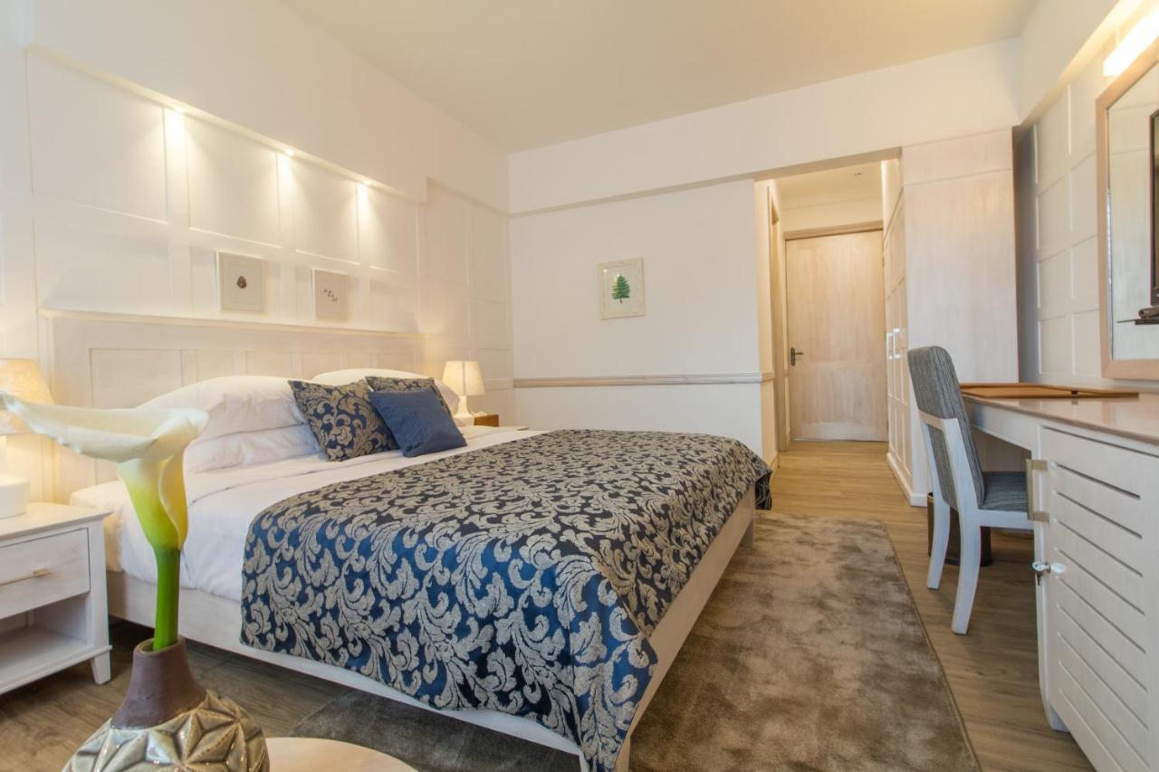 The Lynden Grove Hotel 4*