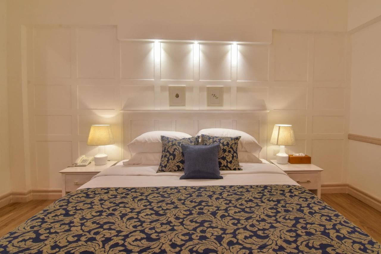 The Lynden Grove 4*