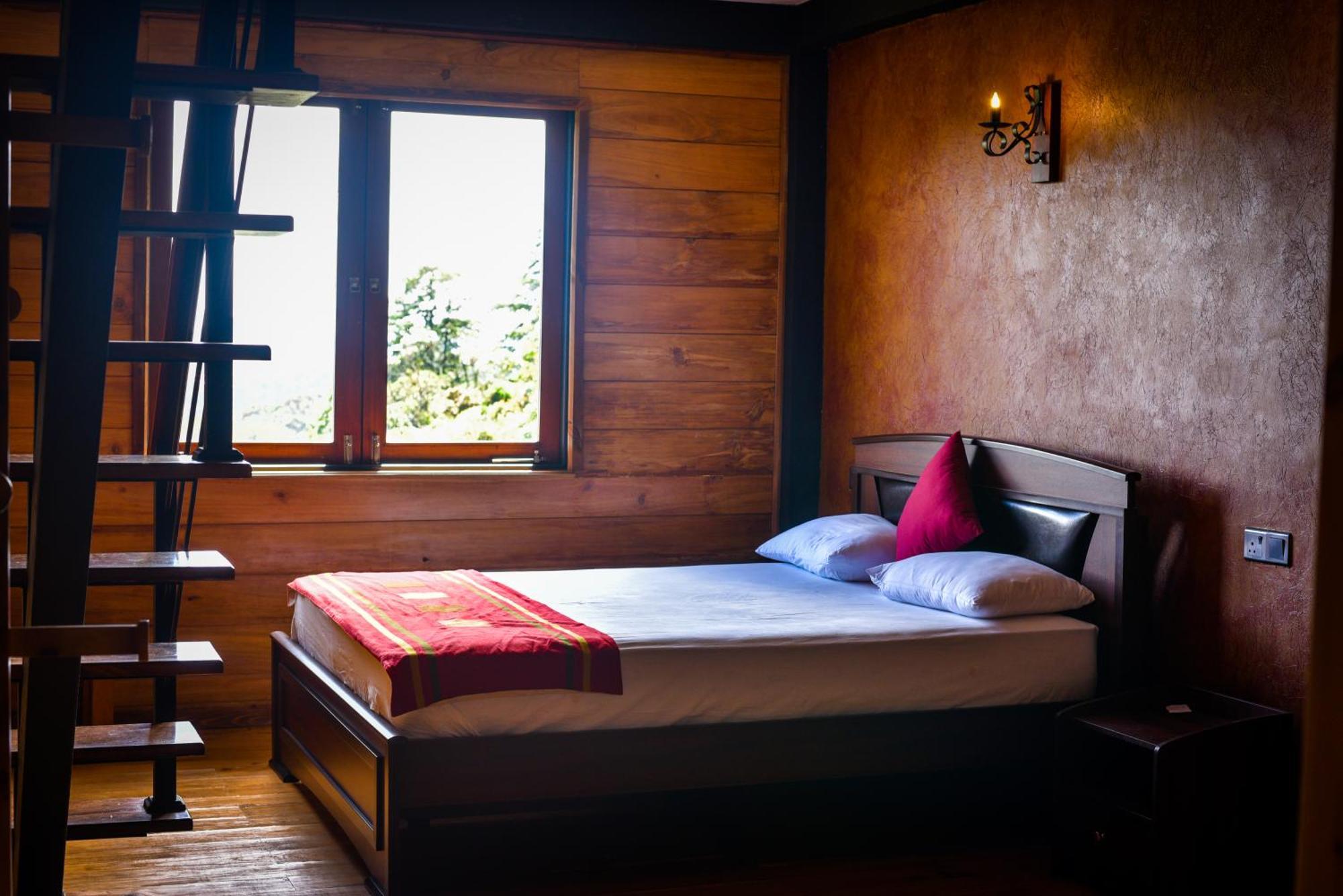 Amansara Hotel *