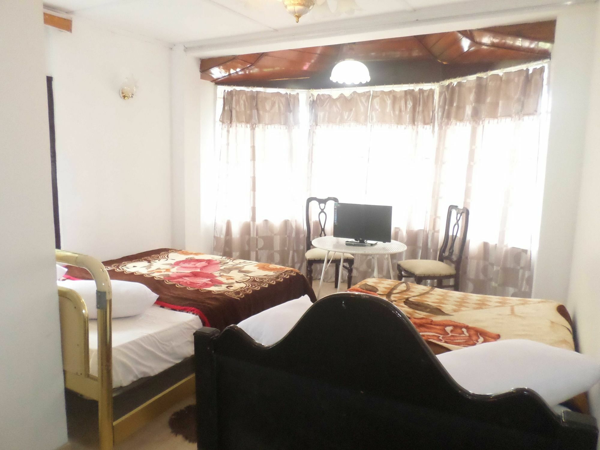 Vista Upper Road Hotel 3*