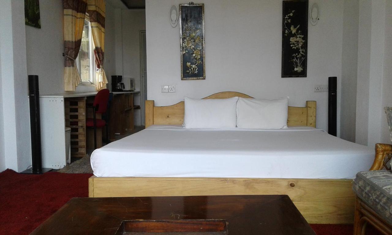 Woods Hut Homestay Nuwara Eliya