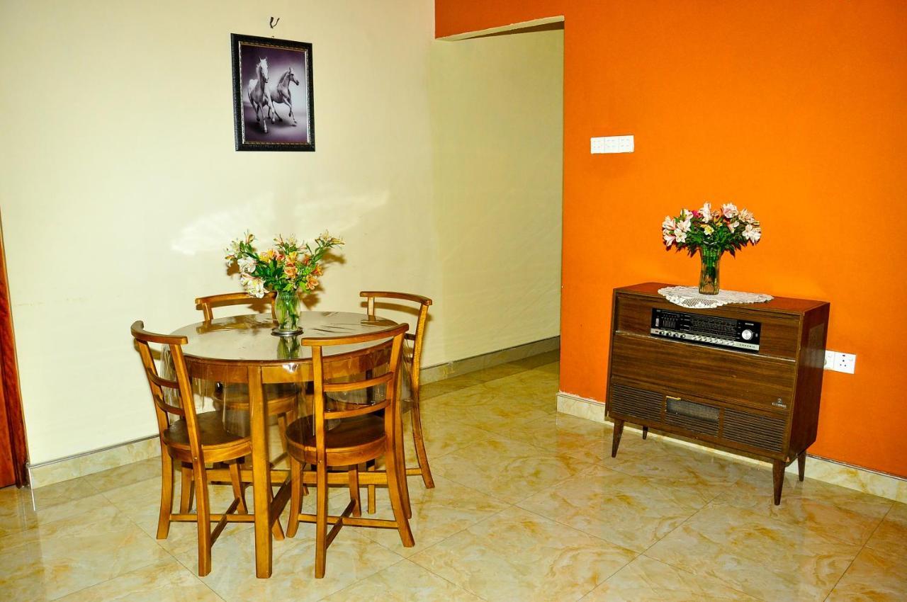 Country Lodge *