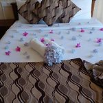 Lake View Hotel & Bungalow