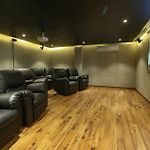 Victoria Court Suites