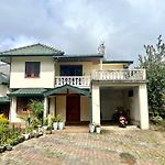 Selis Manor