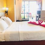 Red Wood Inn